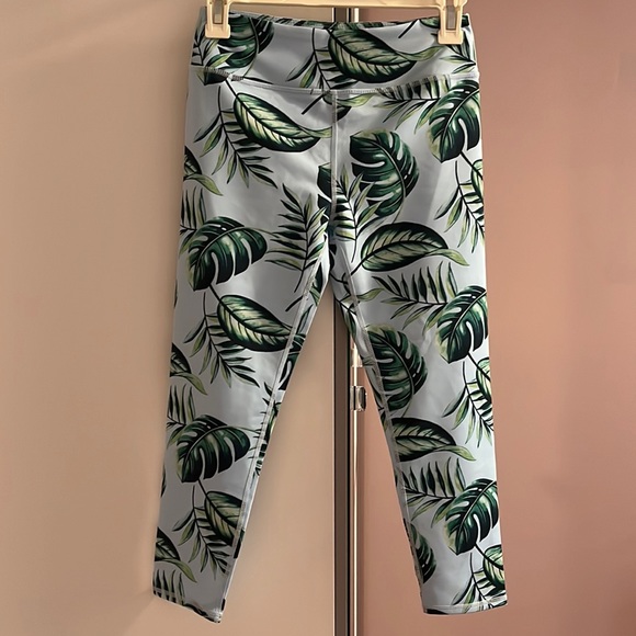 Zella Leaf Print Cropped Leggings Never Worn - Picture 1 of 7
